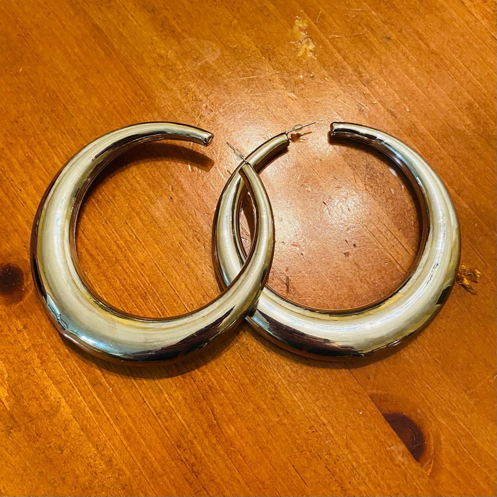 Silver Hoop Earrings; EUC; 3.5” diameter.